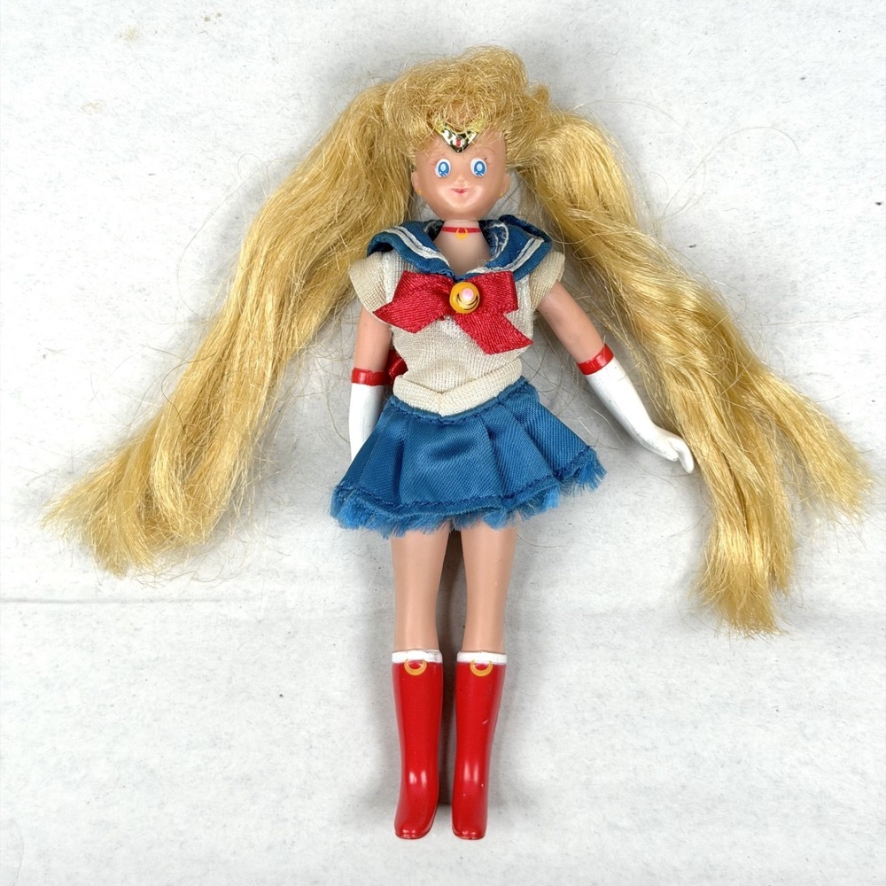 Vintage 2000 Irwin Toys Sailor Moon Poseable 6" Anime Adventure Doll Toy